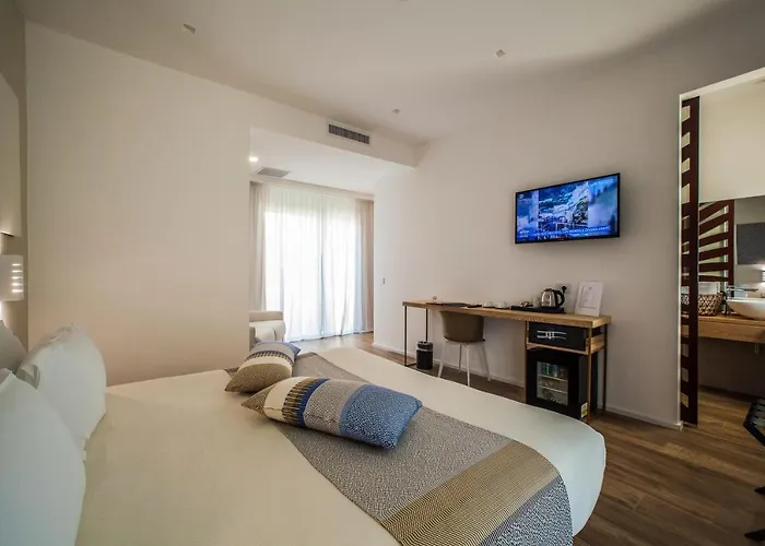 Noha Lifestyle - Adults Only