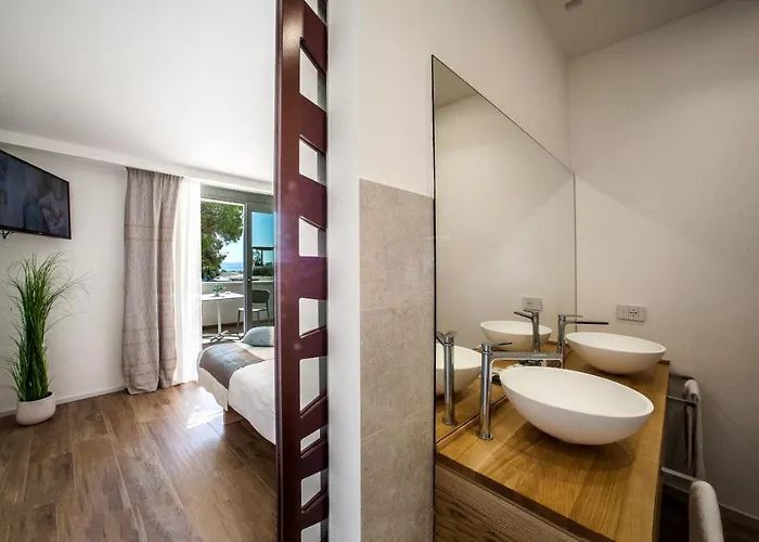 Noha Lifestyle - Adults Only