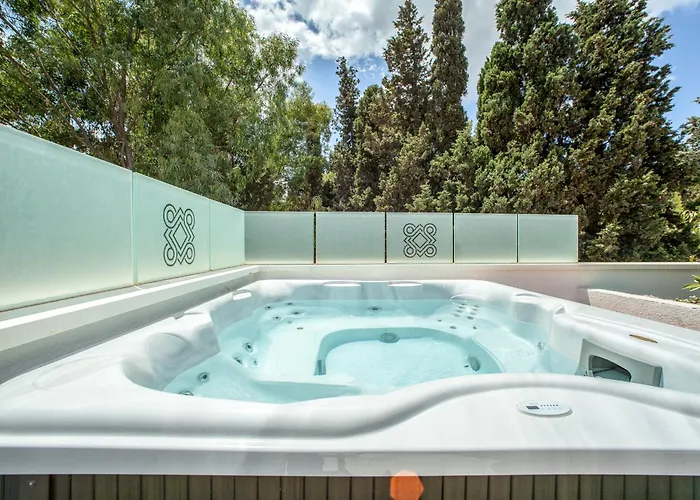 Noha Lifestyle - Adults Only Pula